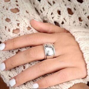 🩷 FREE WITH ANY PURCHASE Elegant Wide Silver Plated Band Ring 12mm